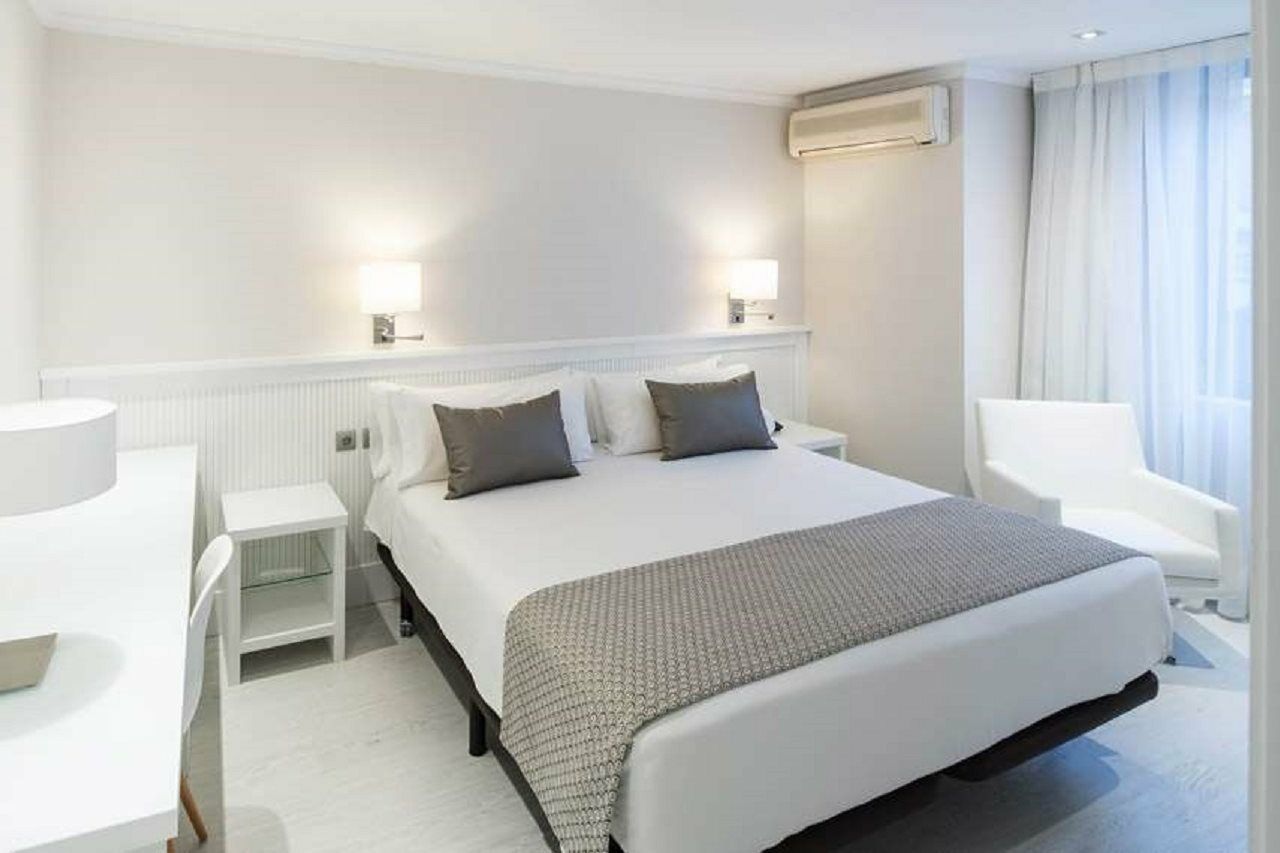 Catalonia Roma 3* Barcelone
